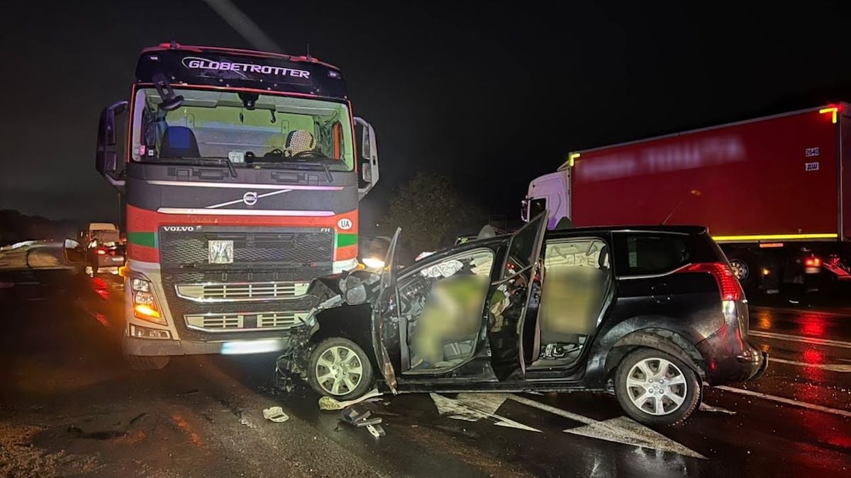 У Золочеві водій легковика загинув у ДТП з вантажівкою